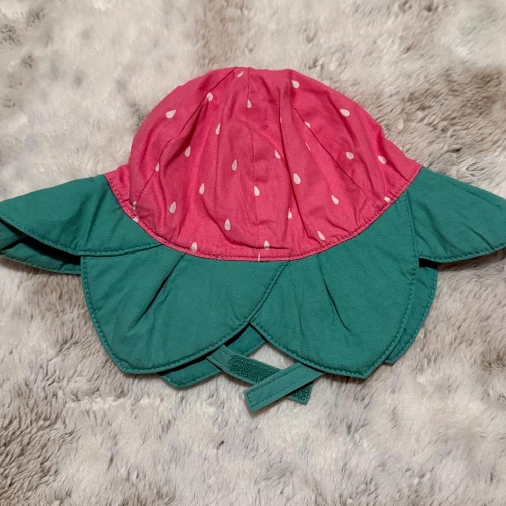 Gymboree baby strawberry hat size 12-24 months